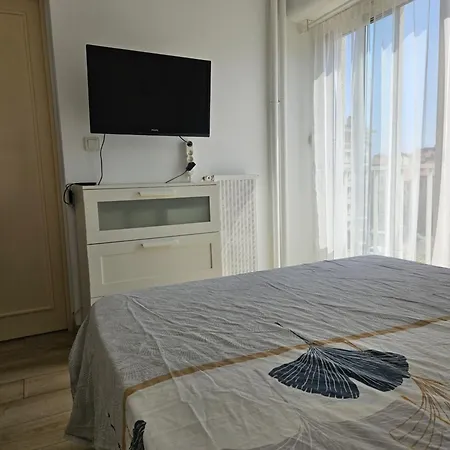 En Colocation Fille, Proche Mer, Climatisation Toulon