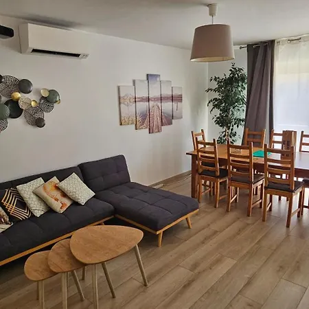 Spacieux Appartement 90M2 4 Chambres, Climatise Proche Mer, Climatisation, Tout Confort Tulon
