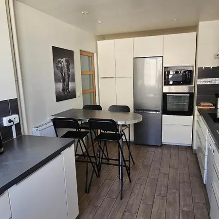 Spacieux Appartement 90M2 4 Chambres, Climatise Proche Mer, Climatisation, Tout Confort Apartament *