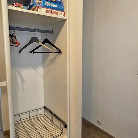 Apartament Spacieux Appartement 90M2 4 Chambres, Climatise Proche Mer, Climatisation, Tout Confort *