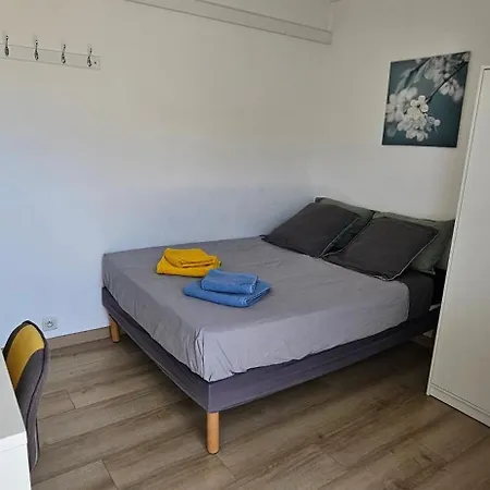 Apartament Spacieux Appartement 90M2 4 Chambres, Climatise Proche Mer, Climatisation, Tout Confort *