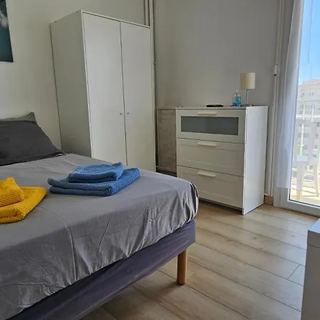 Spacieux Appartement 90M2 4 Chambres, Climatise Proche Mer, Climatisation, Tout Confort Apartament Tulon