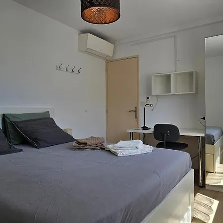 Appartamento Spacieux appartement 90m2 4 chambres, proche mer, climatisation, tout confort entier ou à la chambre Tolone