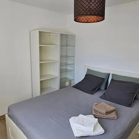 Spacieux Appartement 90M2 4 Chambres, Climatise Proche Mer, Climatisation, Tout Confort Apartament